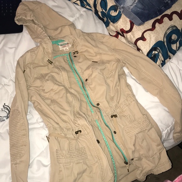 Jacket - Picture 2 of 4